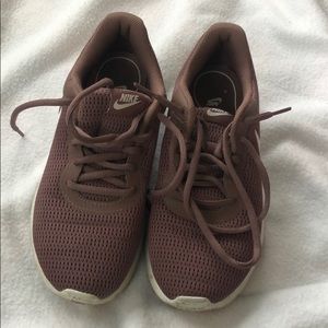 Nike sneakers size 7